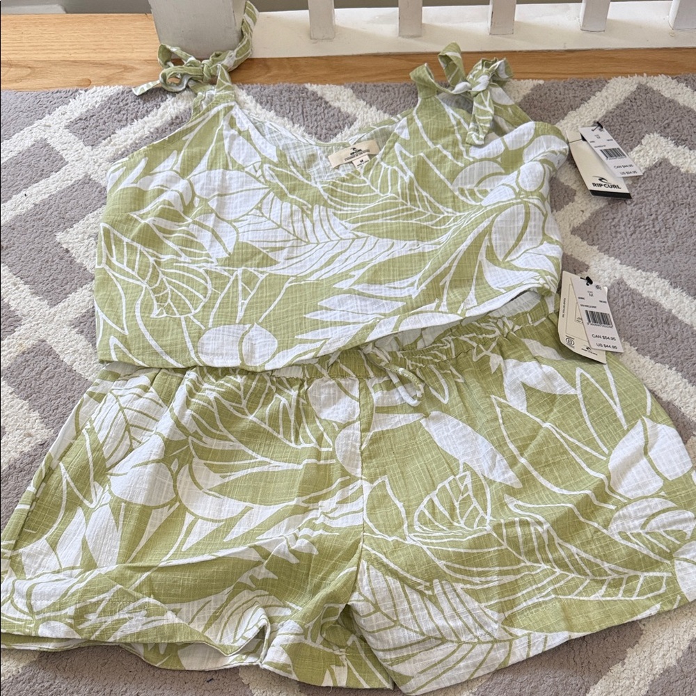 Leafy Green and White  Shorts Set